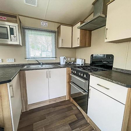 Lovely 6 Berth Caravan With Decking At Carlton Meres In Suffolk Ref 60058M Saxmundham Ngoại thất bức ảnh