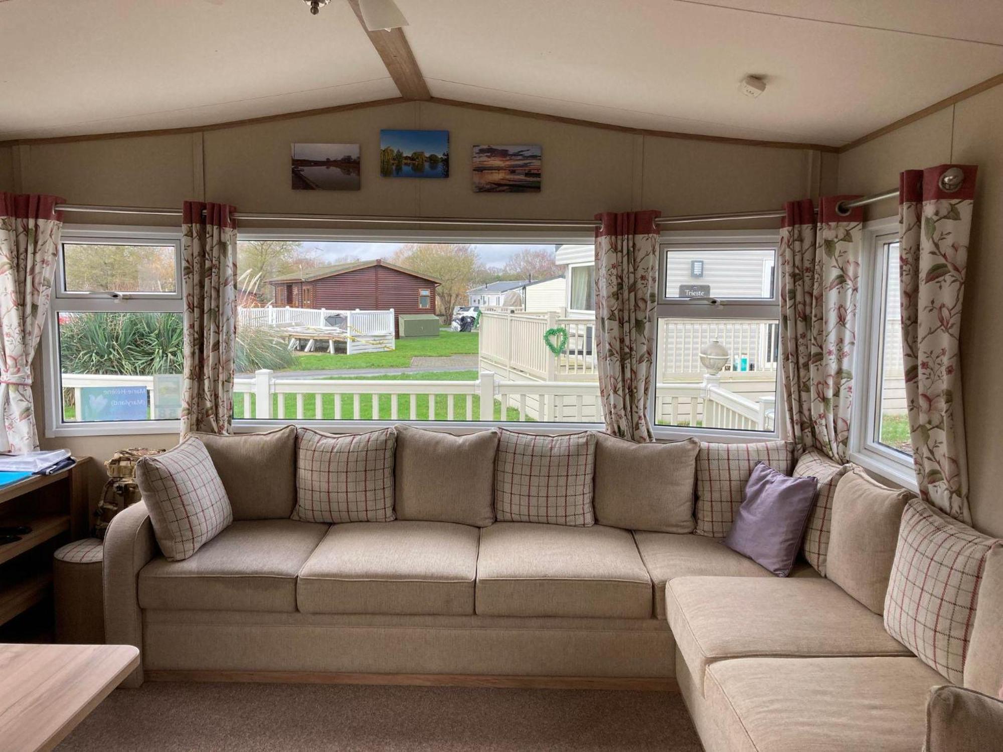Lovely 6 Berth Caravan With Decking At Carlton Meres In Suffolk Ref 60058M Saxmundham Ngoại thất bức ảnh