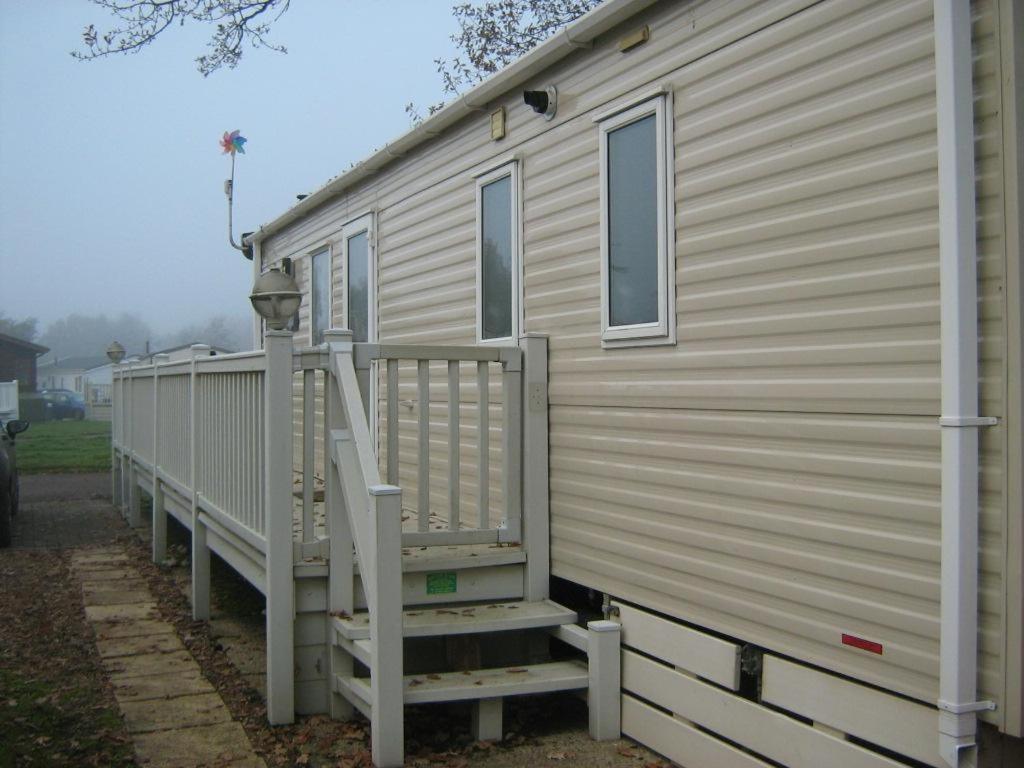Lovely 6 Berth Caravan With Decking At Carlton Meres In Suffolk Ref 60058M Saxmundham Ngoại thất bức ảnh