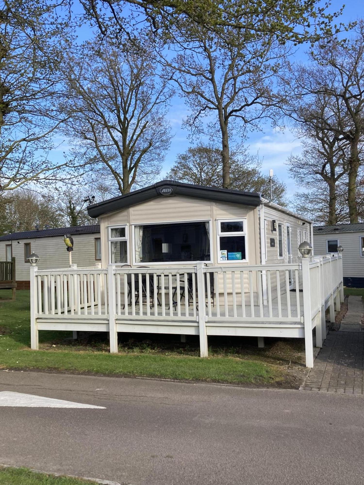 Lovely 6 Berth Caravan With Decking At Carlton Meres In Suffolk Ref 60058M Saxmundham Ngoại thất bức ảnh