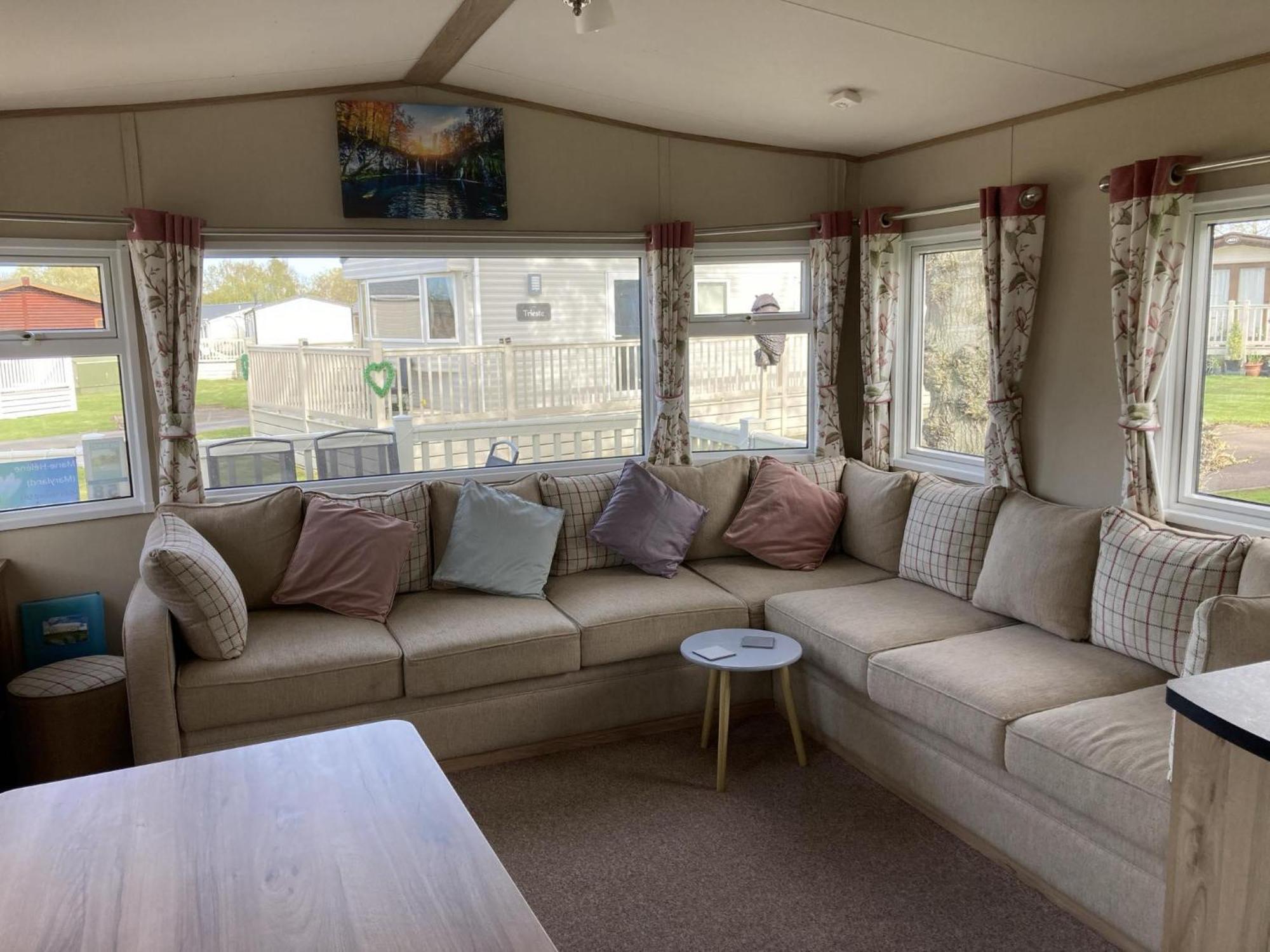 Lovely 6 Berth Caravan With Decking At Carlton Meres In Suffolk Ref 60058M Saxmundham Ngoại thất bức ảnh