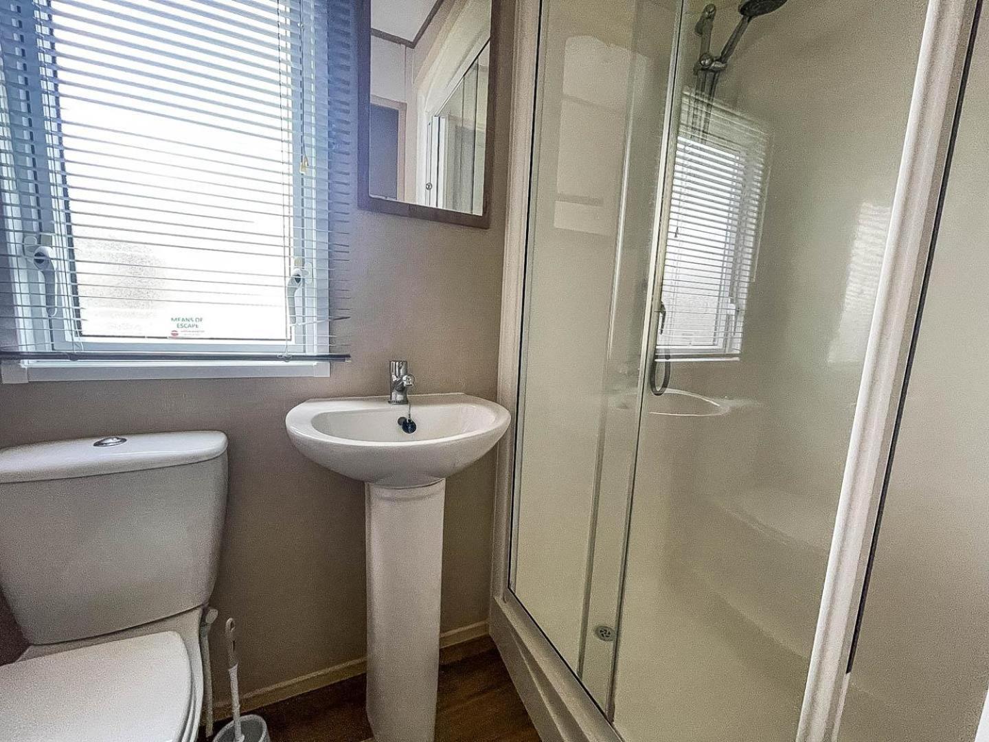 Lovely 6 Berth Caravan With Decking At Carlton Meres In Suffolk Ref 60058M Saxmundham Ngoại thất bức ảnh