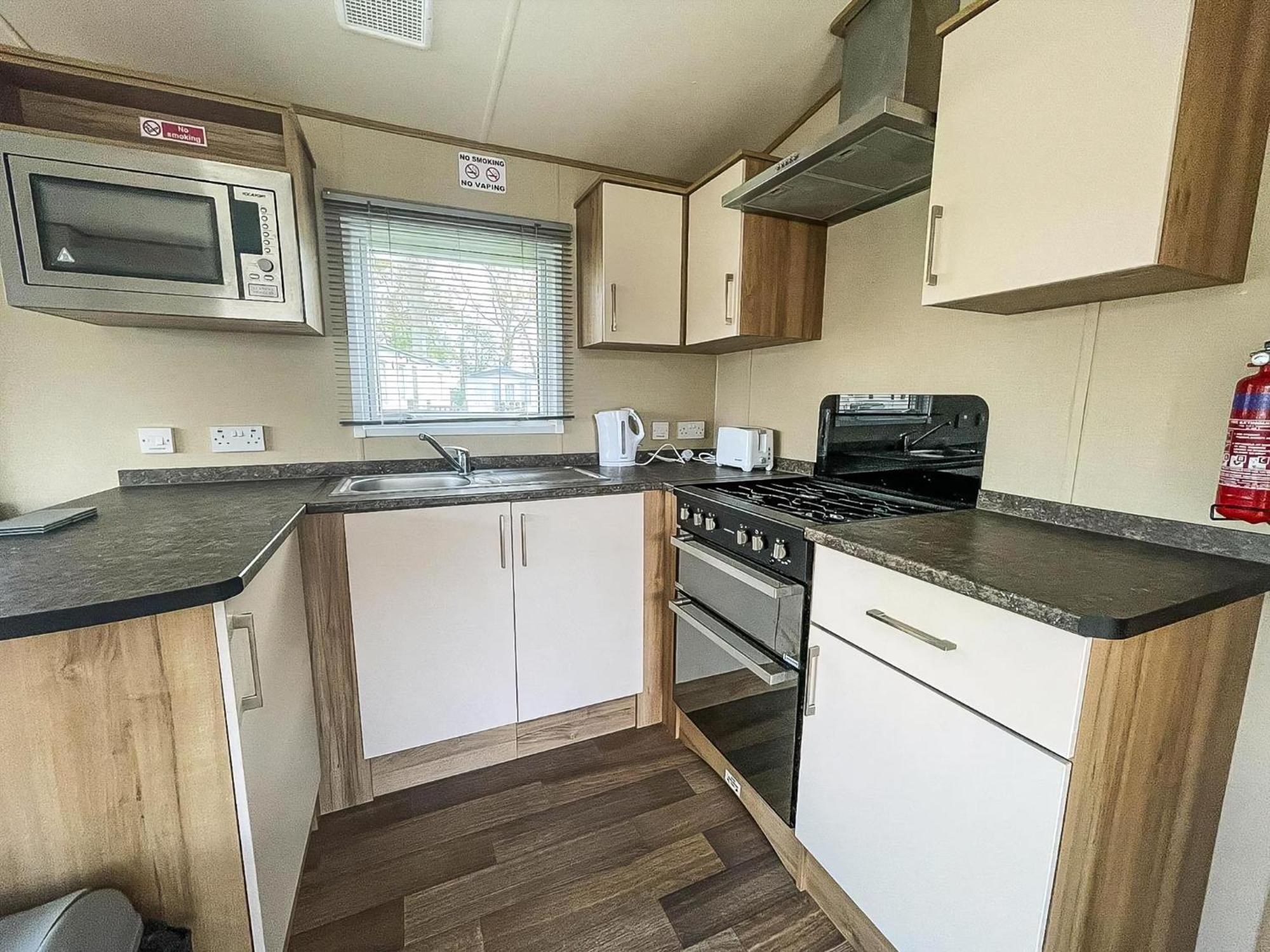 Lovely 6 Berth Caravan With Decking At Carlton Meres In Suffolk Ref 60058M Saxmundham Ngoại thất bức ảnh