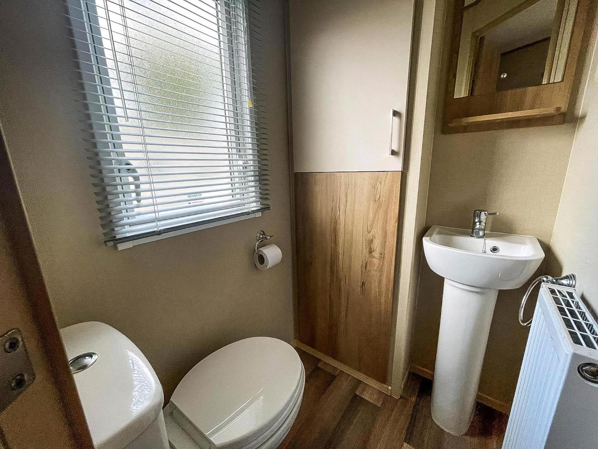 Lovely 6 Berth Caravan With Decking At Carlton Meres In Suffolk Ref 60058M Saxmundham Ngoại thất bức ảnh